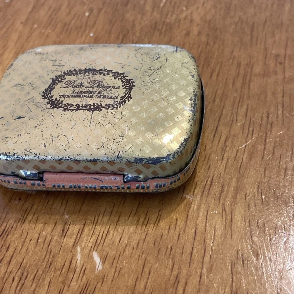 VTG Dodo Designs London & Tunbridge Wells Metal Hinged Pin Tin Trinket Box 1970s